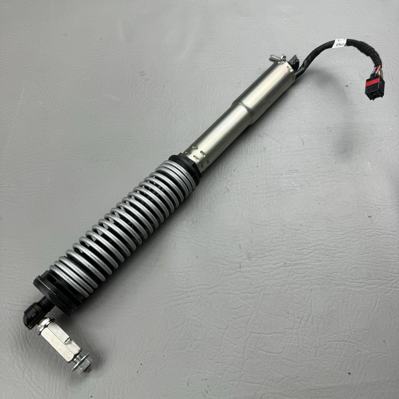 Maserati Quattroporte 2014-2021 Rear Lid actuator