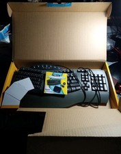 Fellowes crc98915 Natural Keyboard Ergonomic PS/2 Keyboard
