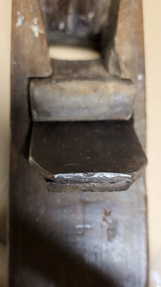 Ancien rabot en bois et lame metal - Photo 4/4