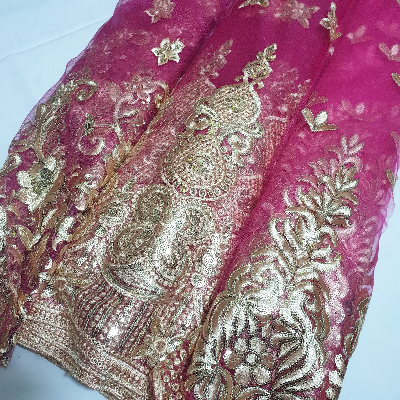 Tela de malla de encaje bordado indio ligero varios diseños 130 cm de ancho