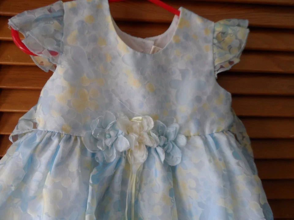 Niñas pequeñas talla 24M azul y amarillo floral elegante vestido de vacaciones. Foto 2 de 4