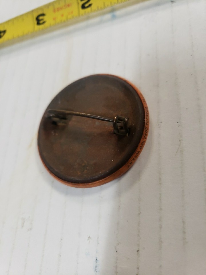 1932 NY New York Resident HUNTING TRAPPING & FISHING LICENSE BUTTON Pin