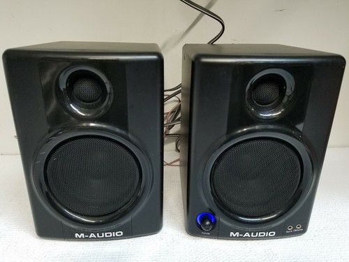M-audio studiophile AV-40 powered 