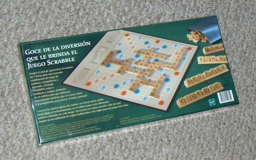 SCRABBLE Spanish Edition Crossword Game Edicion en Espanol , New Sealed - Picture 2 of 2