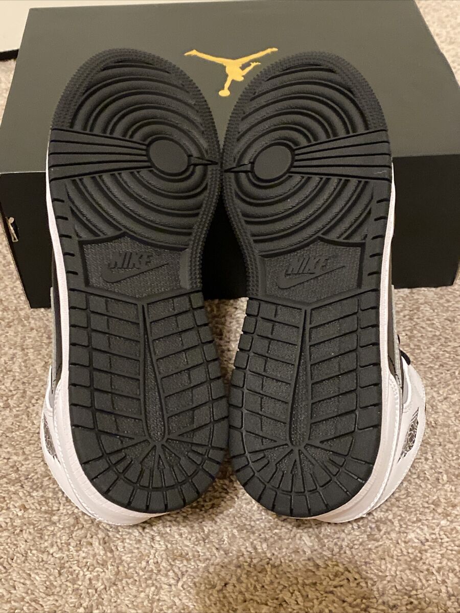 Nike Air Jordan 1 Mid White Shadow Black Smoke Grey GS Size Nike Air Jordan 1 Mid White Shadow Black Smoke Grey GS Size