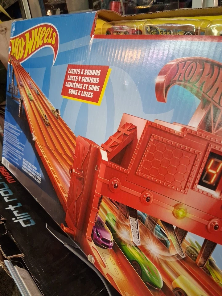 Hot Wheels Track Set,8ft  In 6-Lane Raceway,  - Image 2 of 4