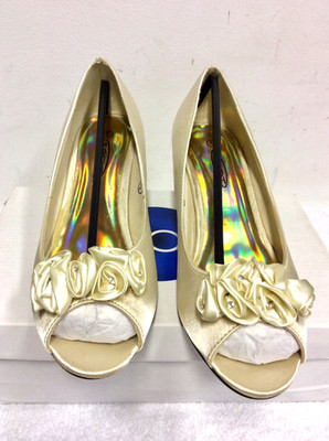 BRANDNEU IM KARTON GEPUNKTET CREME SATIN STRASS RÜSCHEN PEEPTOE HEELS GRÖSSE 4/37