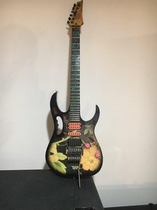 Ibanez RG550 steve vai 本人サイン入り Ibanez RG550 steve vai 本人サイン入り Charitybuzz: Steve Vai