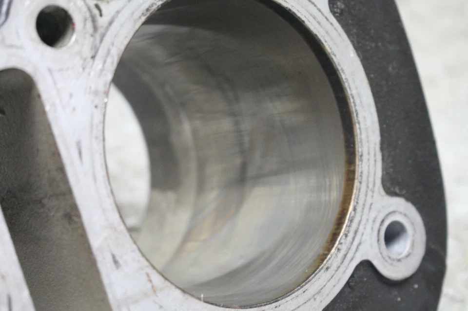 Triumph Bonneville T100 & America 900 & Speedmaster Cylinder Barrel Jugs - Imagem 3 de 4