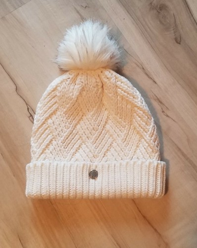 cream cable knit bobble hat