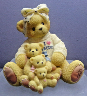 CHERISHED TEDDIES IF A MOM'S LOVE COMES IN ALL SIZES YOURS HAS THE BIGGEST OF HE