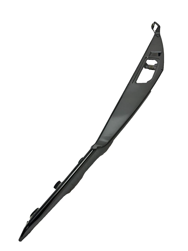 GM Liftgate Center Applique Trim Black Ice Chrome For 2017-2021 Cadillac XT5 Foto 3 de 4