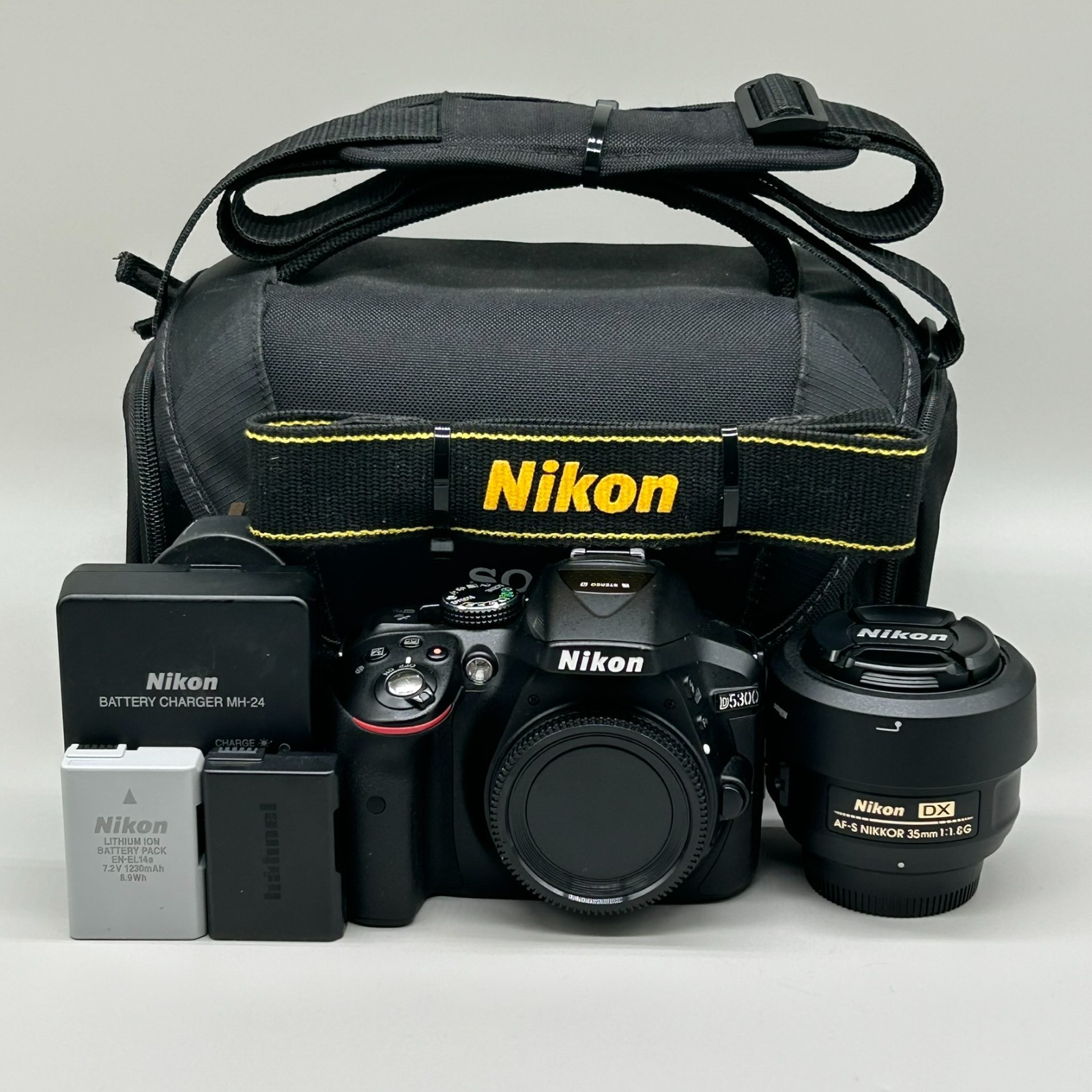 Nikon D5300 DSLR Camera 18-55mm VR II Kit 24.2MP – Boxed - Low Shutter Count