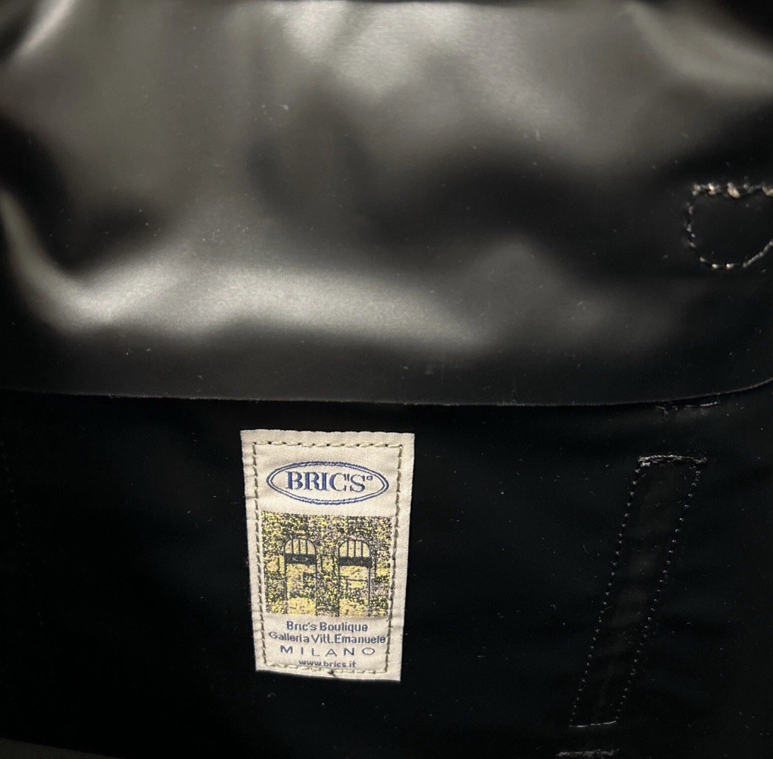 Shopping bag nera Bric's misura media in nylon con manici in pelle color cuoio | Pellizzari Shopping bag nera Bric's misura media in nylon con manici in pelle color cuoio | Pellizzari