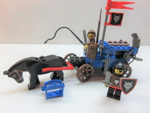 Lego Vintage Castle Wolfpack #6038-Renegades-w/figs & manual (- 1 cape) (1993)