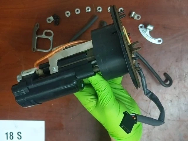 06-07 Honda Cbr1000rr Bomba de Combustible Gas Gas Gasolina Unidad Transmisora Limpia Buen Funcionamiento 12k/mi Foto 4 de 4