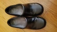 Dansko Women's Clogs Smooth Black Leather EU 37 US 6-6.5!