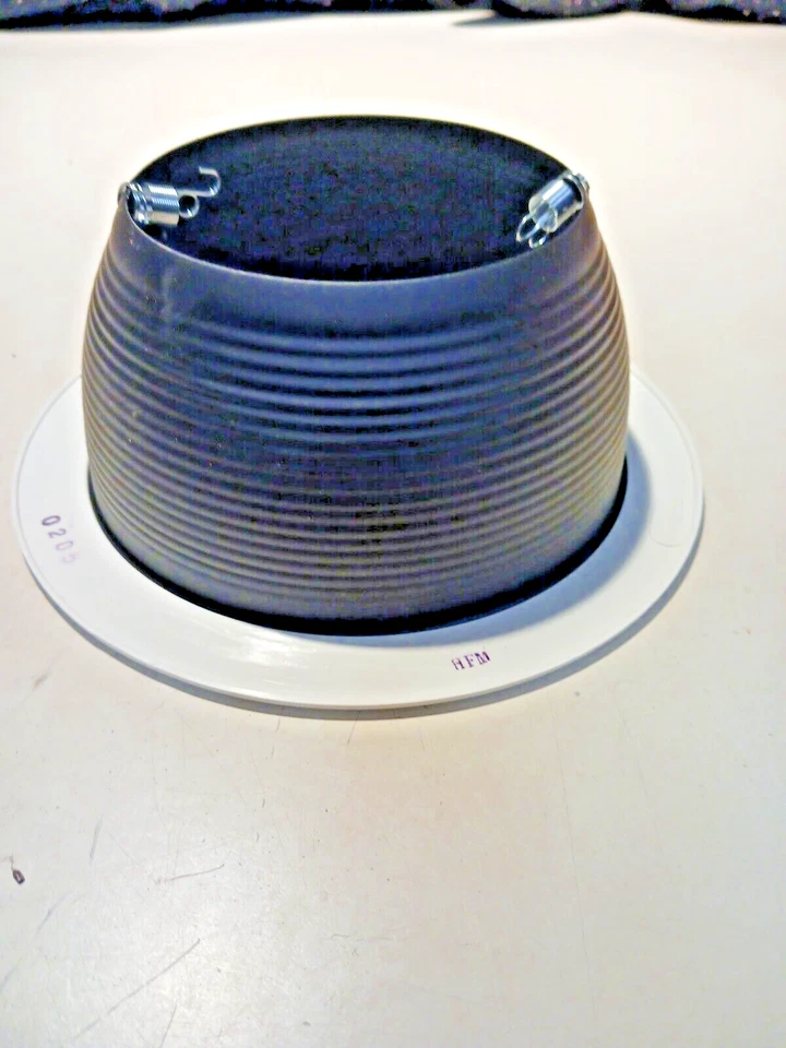 THOMAS LIGHTING TRM30 6" BLACK BAFFLE TRIM (SOLD BY THE CARTON OF 8 TRIMS) - Image 3 of 4