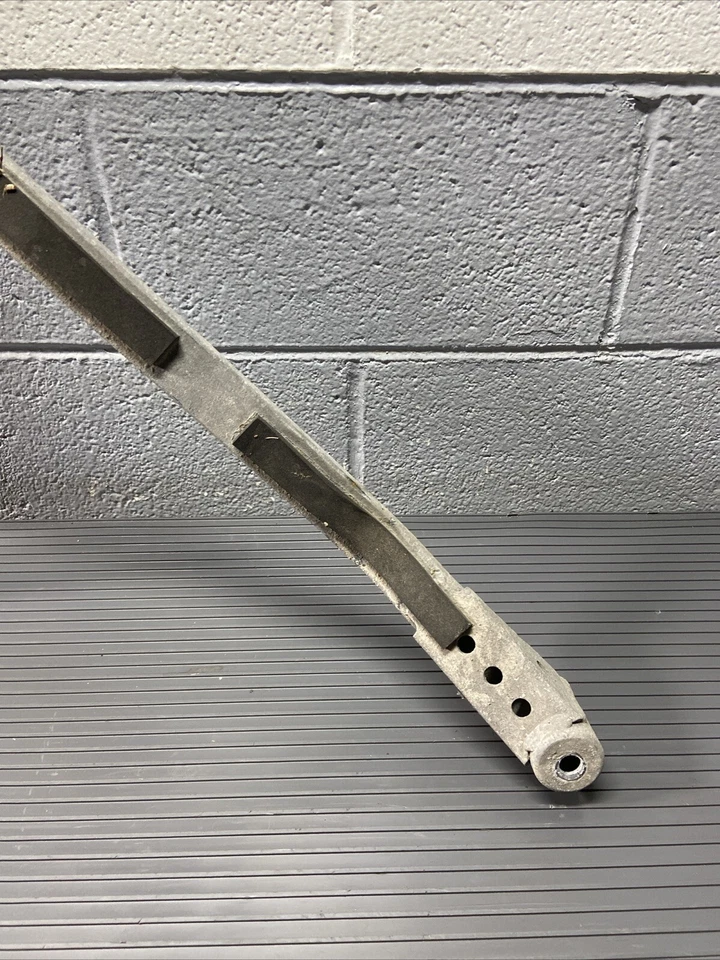 BMW M5 F90 2016-2019 suspensión trasera puntal soporte barra soporte soporte fabricante de equipos originales Foto 3 de 4