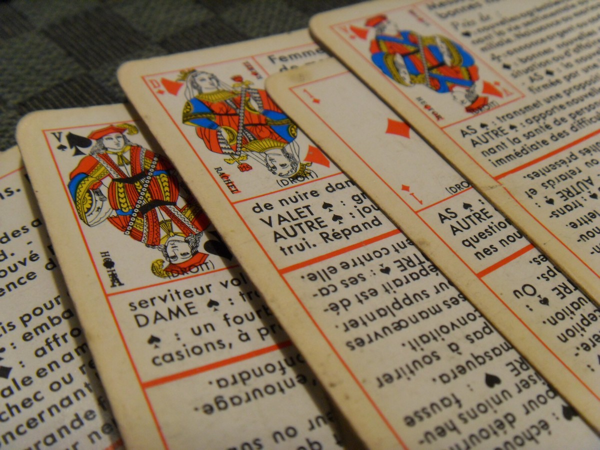 Ancien jeu de 32 cartes divinatoire marqueés pour initiation astrologie