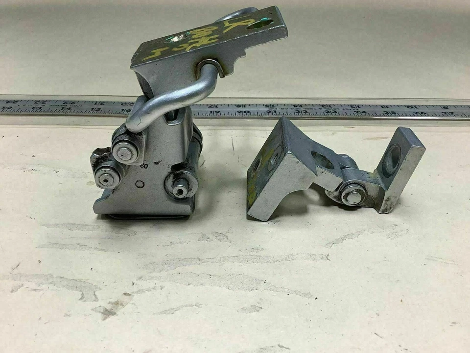 VOLKSWAGEN TOUAREG 2004 7L REAR LEFT DRIVER SIDE DOOR HINGE SUPPORT SET FACTORY - Изображение 4 из 4