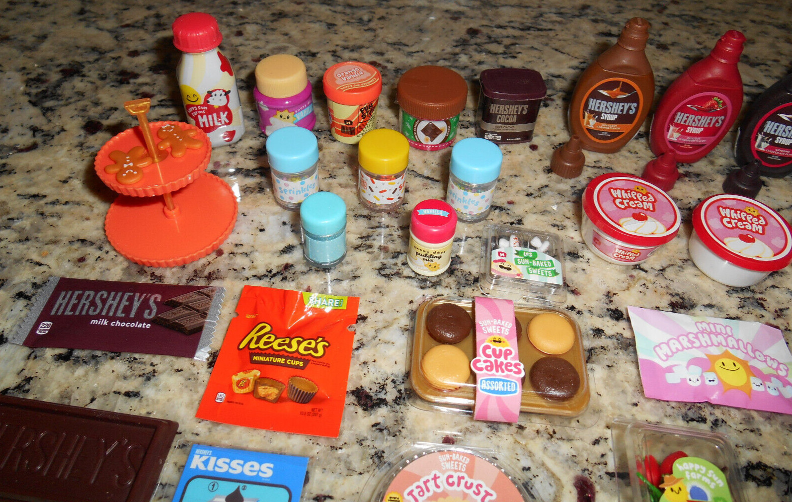 как выглядит BUNDLE LOT 62 PRETEND PLAY GROCERY STORE FOOD KITCHEN REGISTER GROCERIES TOYS фото