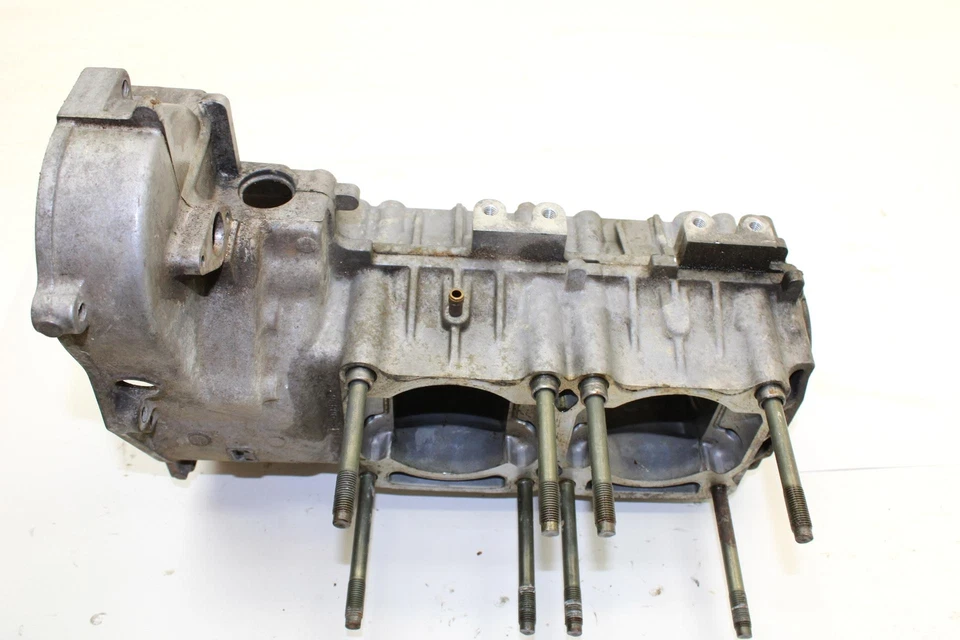 Yamaha Vmax 600 Xt 1997 cárter original 8CR-15100-01-00 SY79 Foto 3 de 4