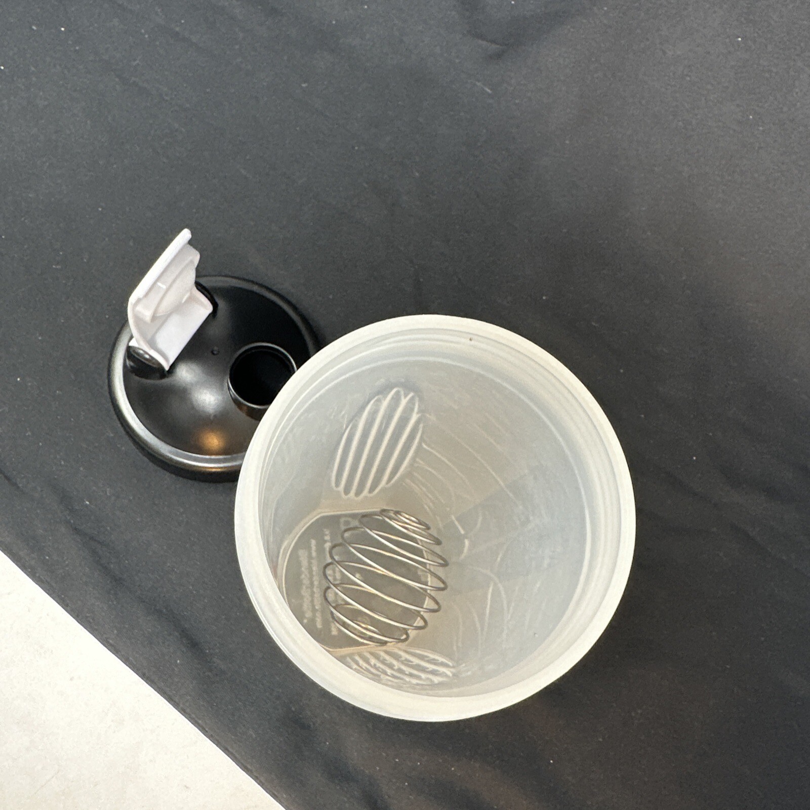 SHAKER/MIXER WISK-BLENDER BOTTLE-PROTEIN SHAKES-CLEAR-BPA FREE-GNC, EXC