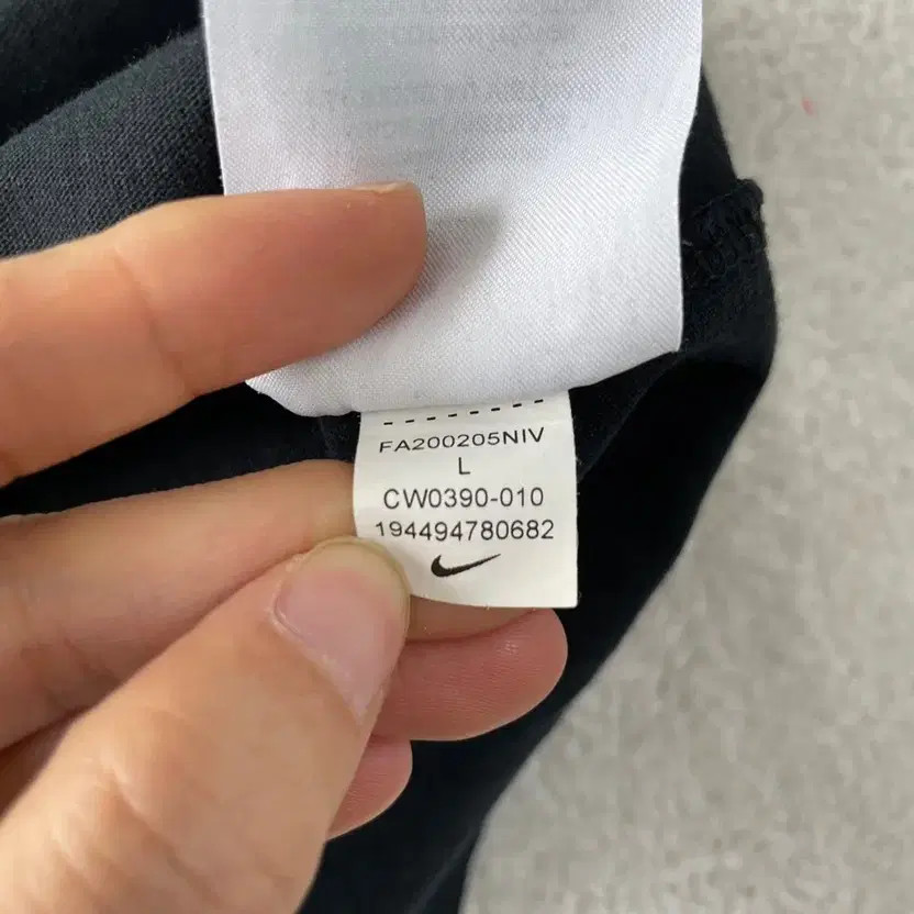 Nike Long Sleeve Swoosh World Wide - Size L, Black, Lightly Used