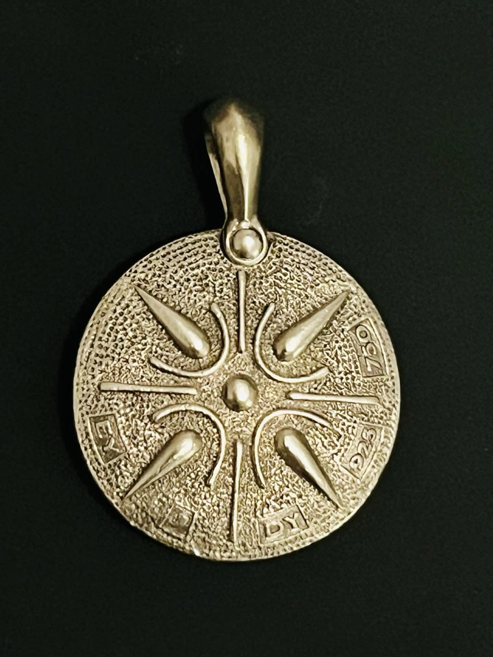 Colgante León Petrvs David Yurman Para Hombre en Oro y Plata de Ley Foto 2 de 2