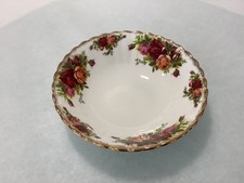 ROYAL ALBERT BONE CHINA OLD COUNTRY ROSES DESSERT BOWL WITH GOLD SCALLOPED EDGE