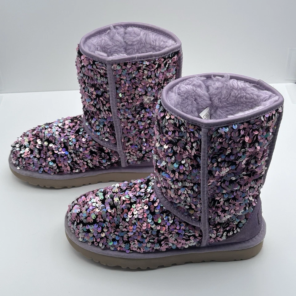 Botas UGG Clásicas Cortas Lentejuelas Estelares Talla 5 Púrpura Lila Escarcha Originalmente $190 Foto 2 de 4
