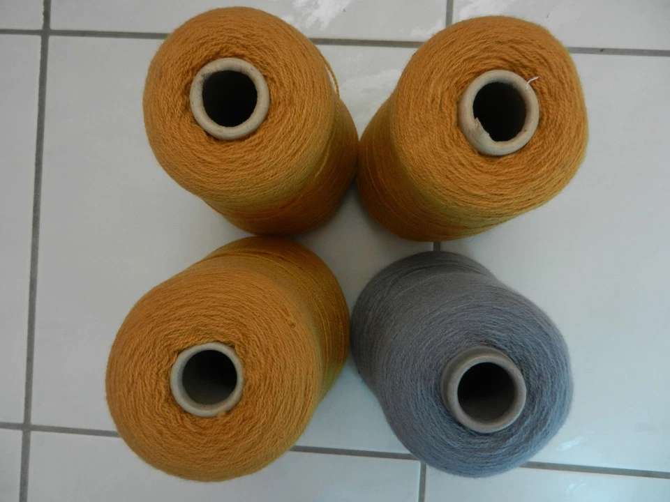 "Schoeller Wolle" auf Konen, für Strickmaschinen geeignet ca 1430 gr - Bild 2 von 4