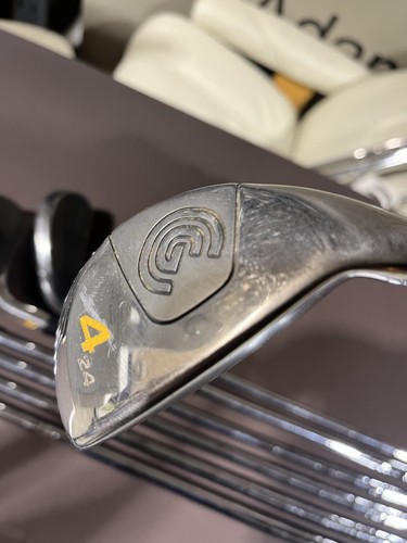 CLEVELAND HiBore Hybrid Iron Set /4-PW / Regular Flex left Handed - Picture 1 of 6