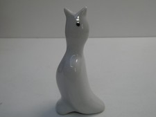 VINTAGE WHITE BIRD CERAMIC PIE FUNNEL BIRD VENT