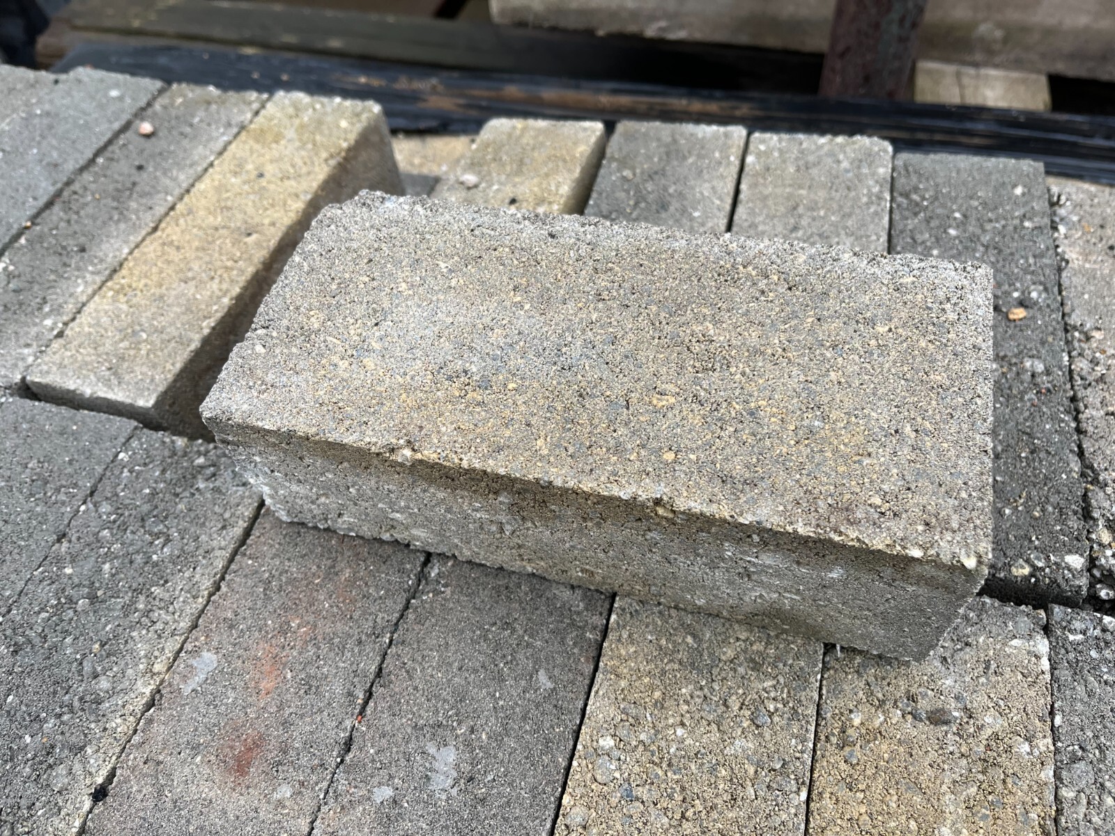 Concrete Bricks/ Concrete Common Brick/ 100 bricks @£45 (45p each ...