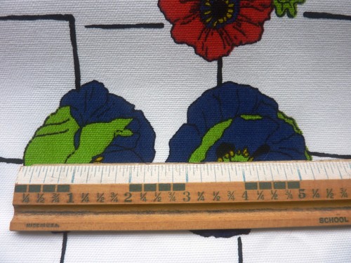 Heavyweight Cotton / Blend Print Fabric Poppies 1 1/2 Yds. x 45" - Picture 4 of 7