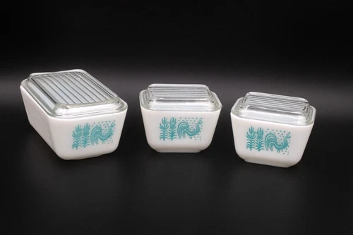 Vintage 3 Pyrex Amish Butterprint Refrigerator Dish Lot with Lids 0501 0502