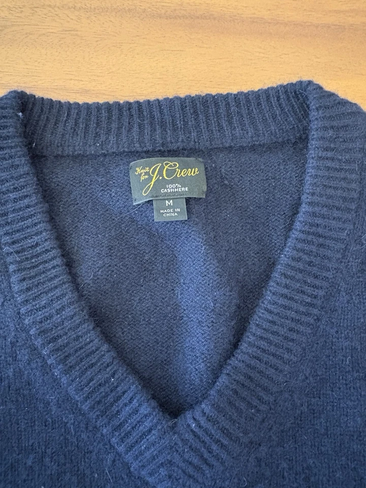 Suéter masculino J Crew cashmere azul médio azul marinho cashmere gola redonda pulôver preppy - Imagem 2 de 4