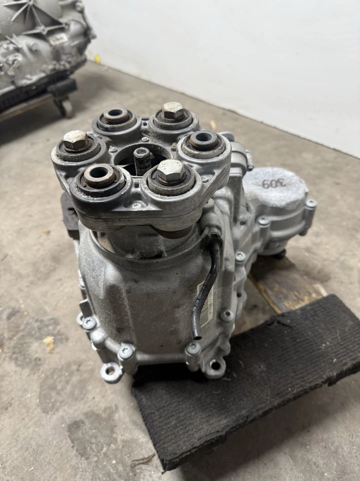 BMW F30 F32 F22 F06 F07 F10 F12 F02 TRANSFER CASE CARRIER BOX ATC35L OEM  low MI - Image 3 of 4