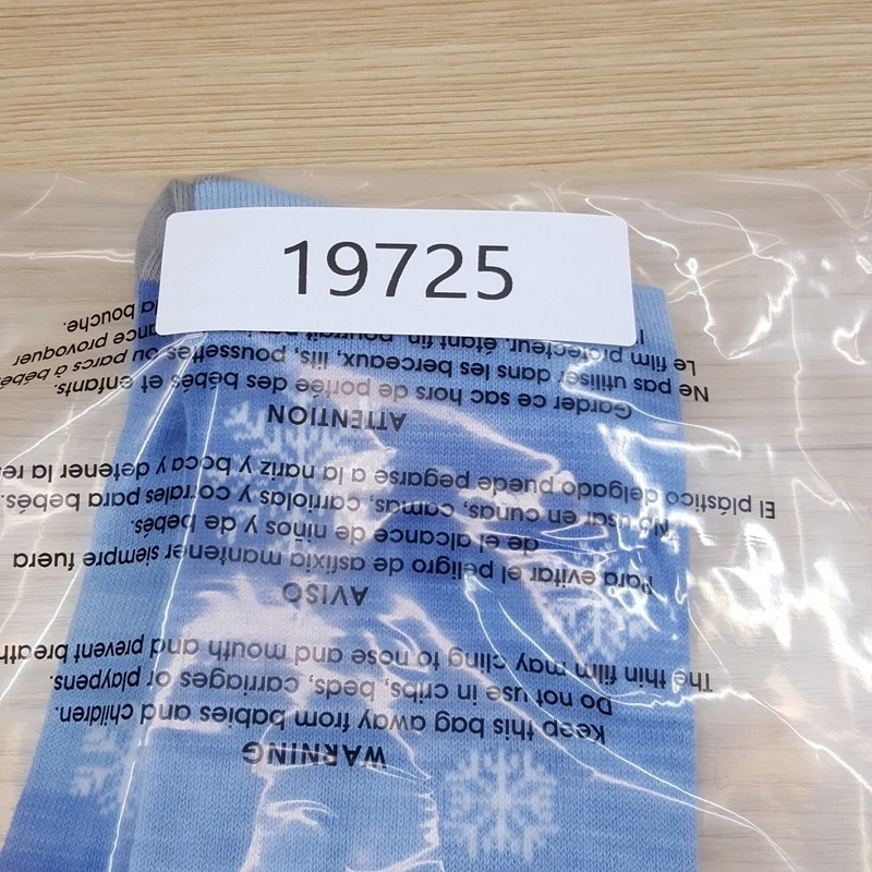 BLOOMINGDALES MENS STORE Crew Socks Sz 10-13 Blue Space Dye Snowflake Cotton - Image 3 of 3