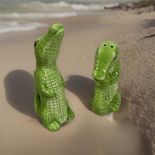 Alligators/Crocodile Salt and Pepper Shaker Set Florida Tropical Novelty Kitsch