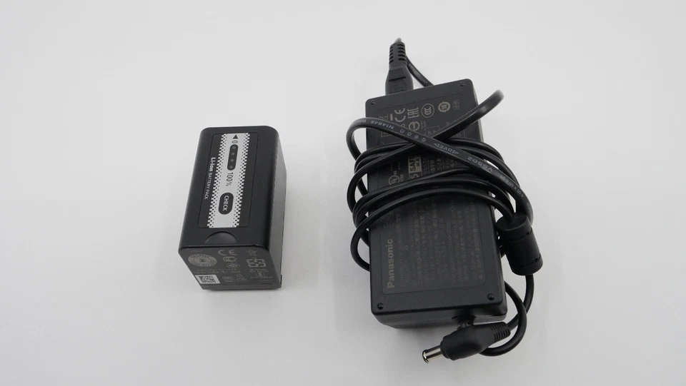 TOP!  - nur 3 Betriebsstunden - Panasonic HC-X2000E - HC-X2000 4K Camcorder OVP - Bild 3 von 4