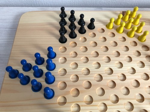 Personalisiertes Gesellschaftsspiel Halma aus Holz , 2-6 Spieler. 34 x 32 cm - Bild 5 von 11