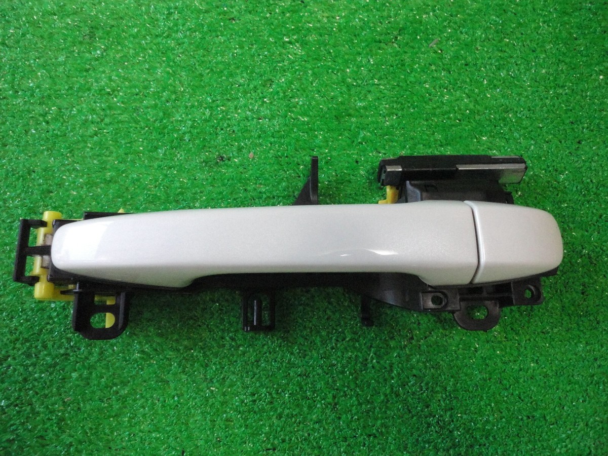 TOYOTA WISH ZGE20W ZGE25G Genuine Outer Door handle Front Left