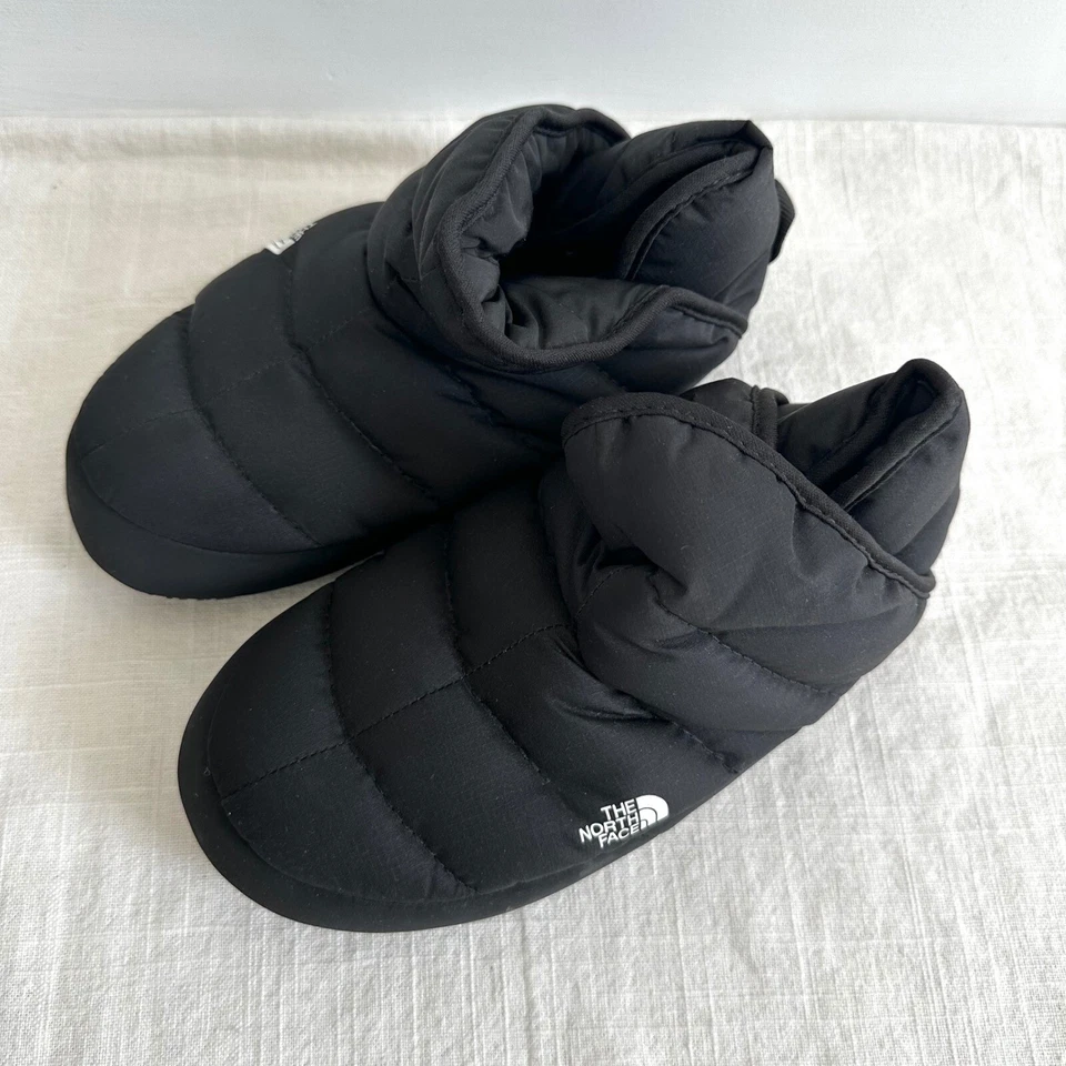 The North Face ThermoBall Traction Bootie Youth Eco Puffer Shoes Preto 1 - Imagem 4 de 4