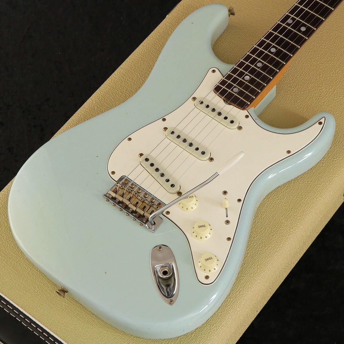 flower child　Fender CS 1964Strat 1964 Fender Stratocaster [*Demo Video] – Emerald City Guitars