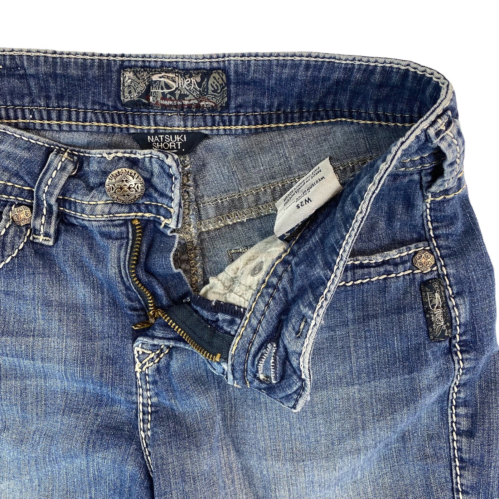 Silver Jean Co Natsuki Short Size 25 Raw Hem Denim Shorts Womens Blue