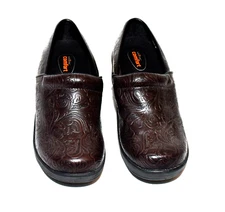 SafeTStep Comfort Nursing Brown Floral Faux Leather Non-Slip Clogs Size 7.5