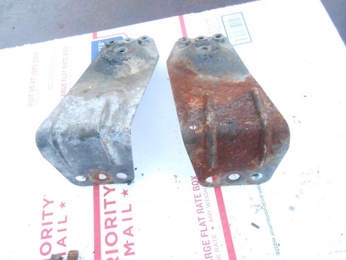 1985 Skidoo Formula 467 MX Rear Suspension BOTH FRONT MOUNT PLATES EBay